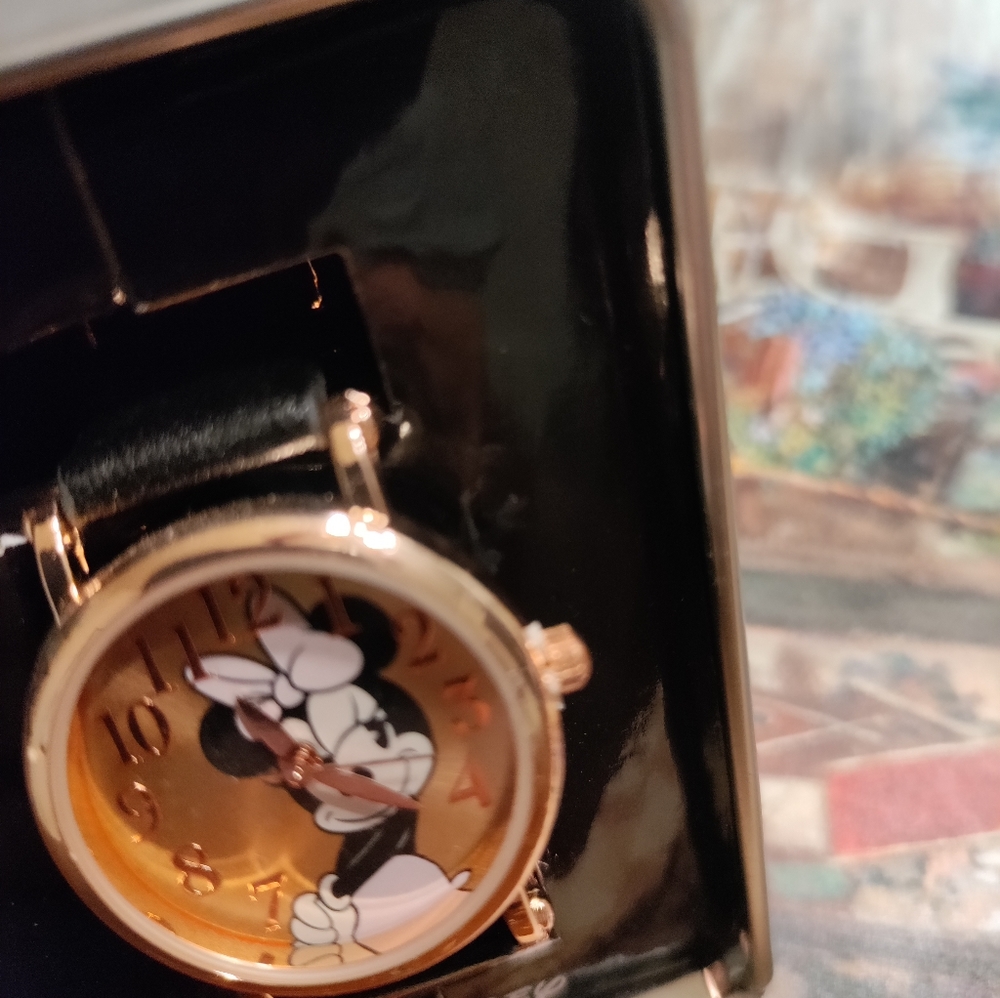 Minnie Mouse Watch - Picture 5 of 6